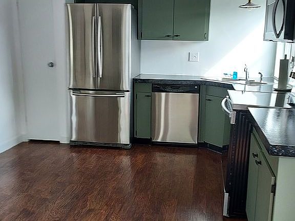3rd image of 1106 Wisteria Dr