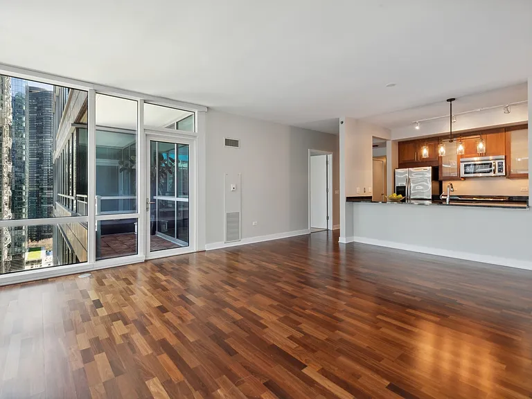 505 N McClurg Ct #1401 — Photo 3