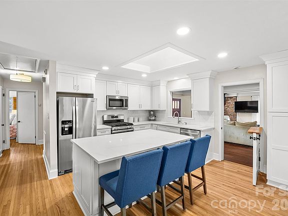 2nd image of 6326 Rosecrest Dr