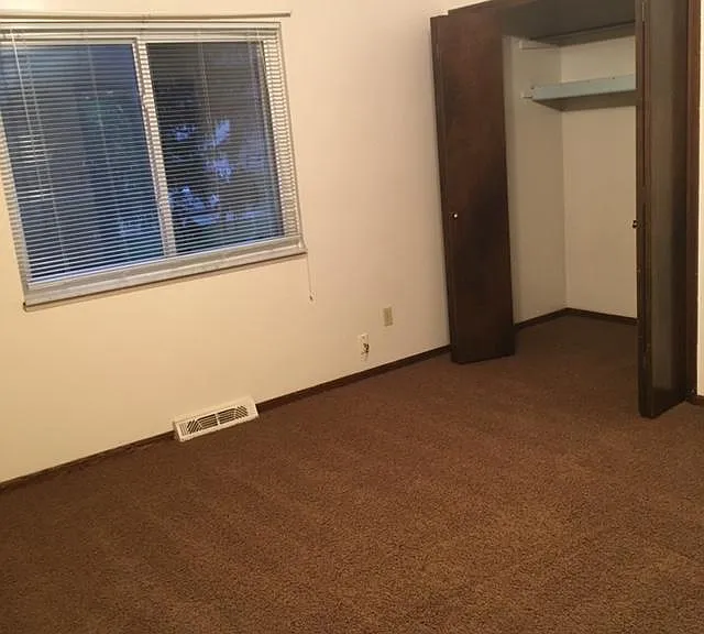 193 E Marion St — Photo 6