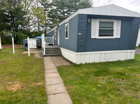 735 Memorial Dr Trailer 115, Chicopee, MA 01020