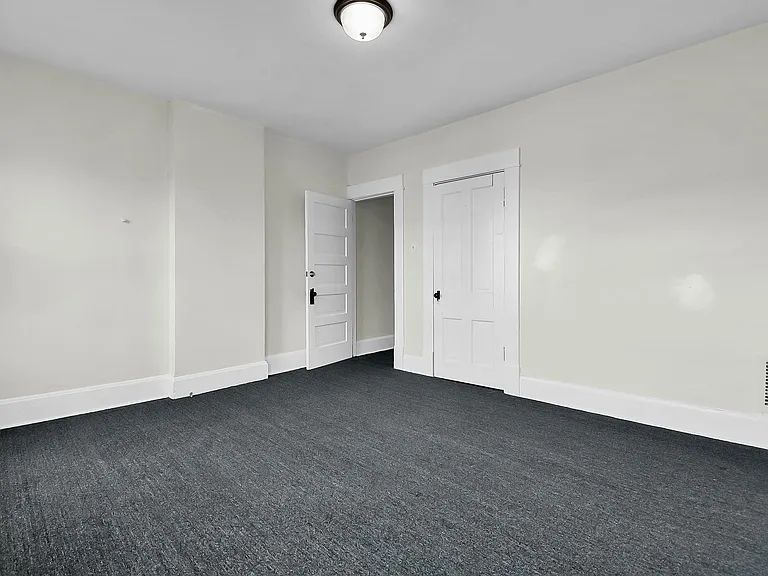 1506 Summit St — Photo 14