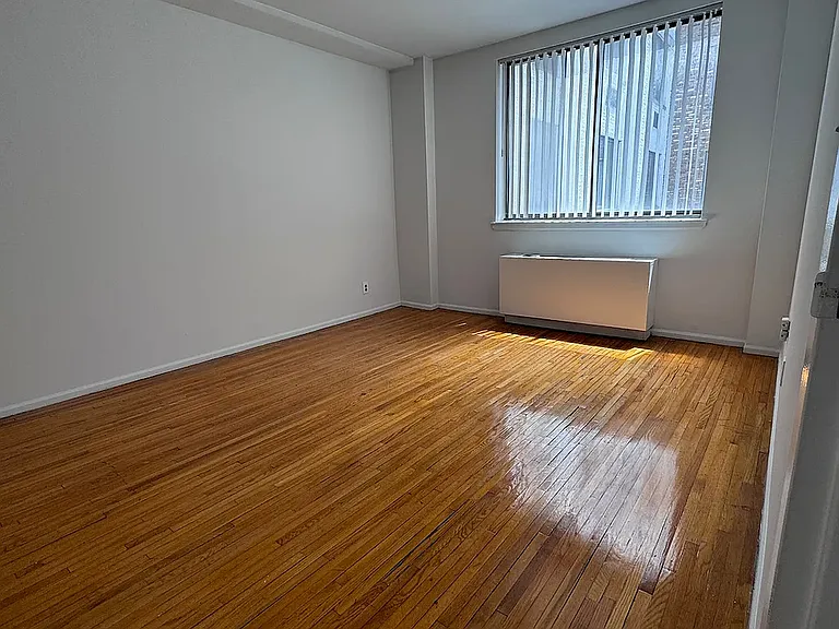 121 E 12th St #5I — Photo 11