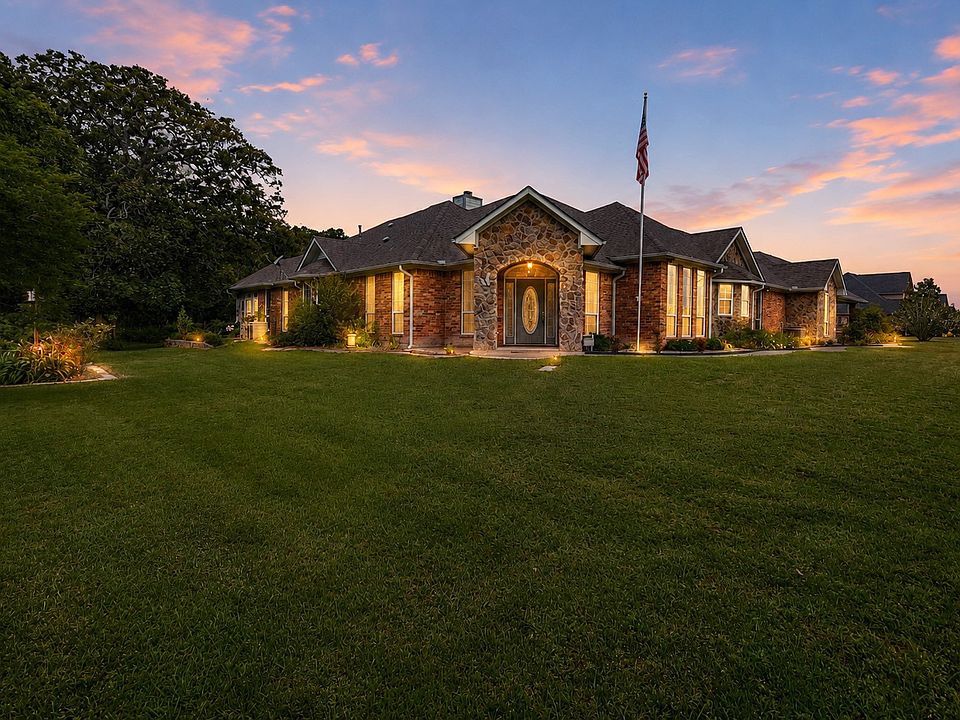 1st image of 4082 Tracy Ln