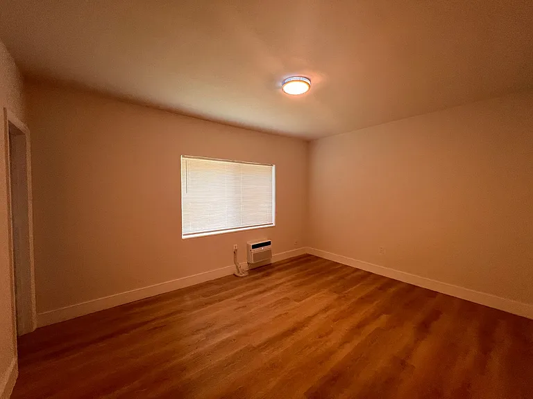 1410 SW 37th Ave — Photo 16