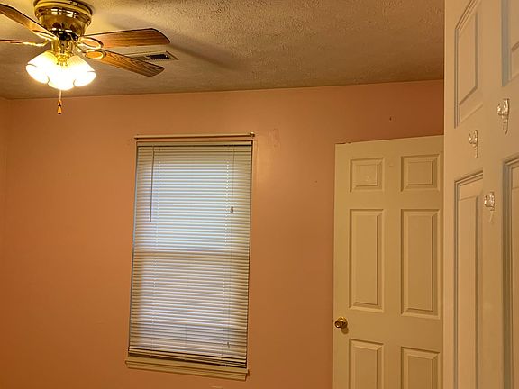 2nd image of 710 E Arielle Ct