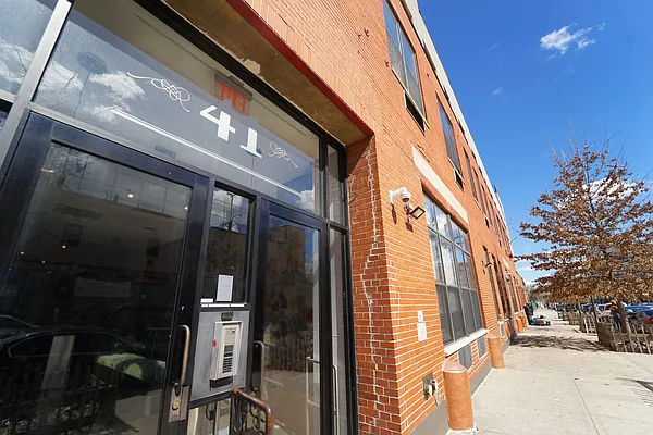 Rented by Manhattan Management LLC | media 23