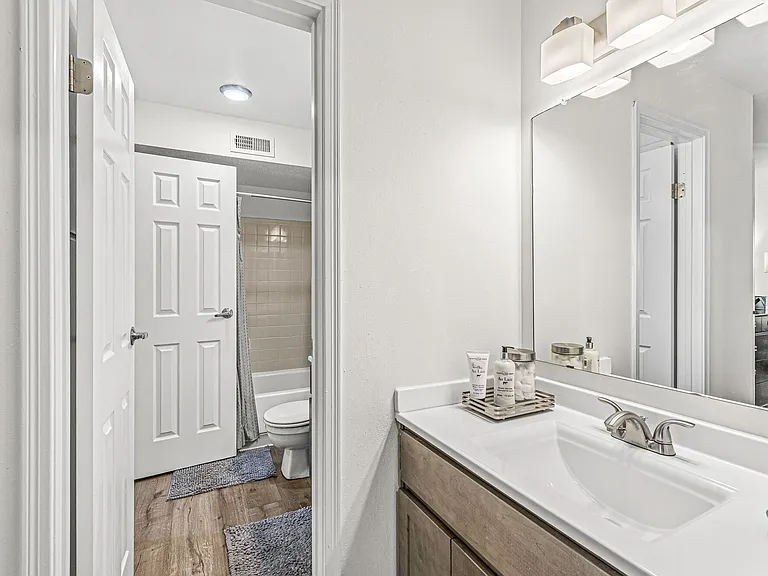 Enclave at Eagle Creek Apartments — Photo 21