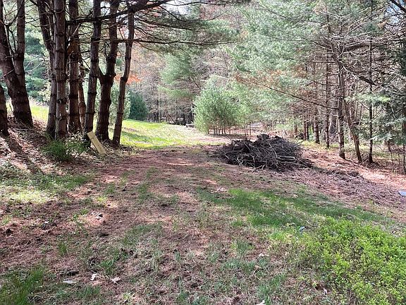 3rd image of 80 Cemetery Road