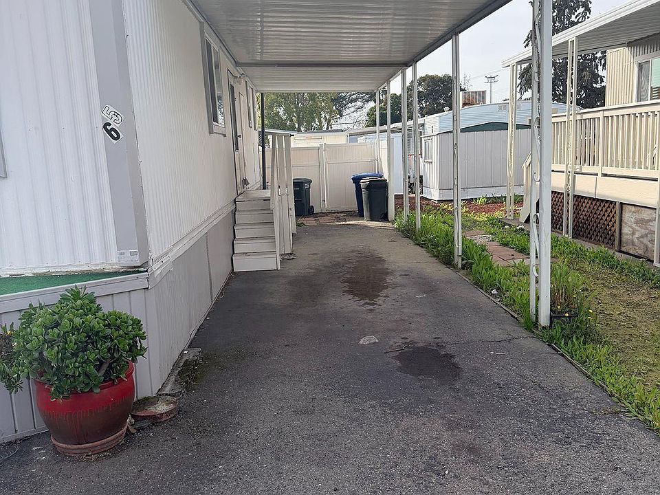 2nd image of 65 Palm Ln