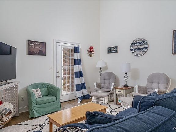 2nd image of 3218 Veterans Memorial Pkwy APT 611