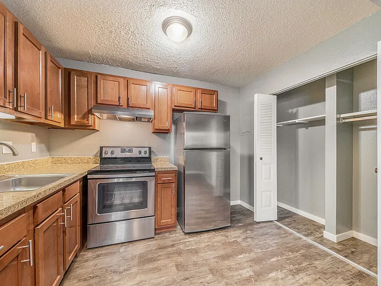 Briargate Apartments — Photo 10