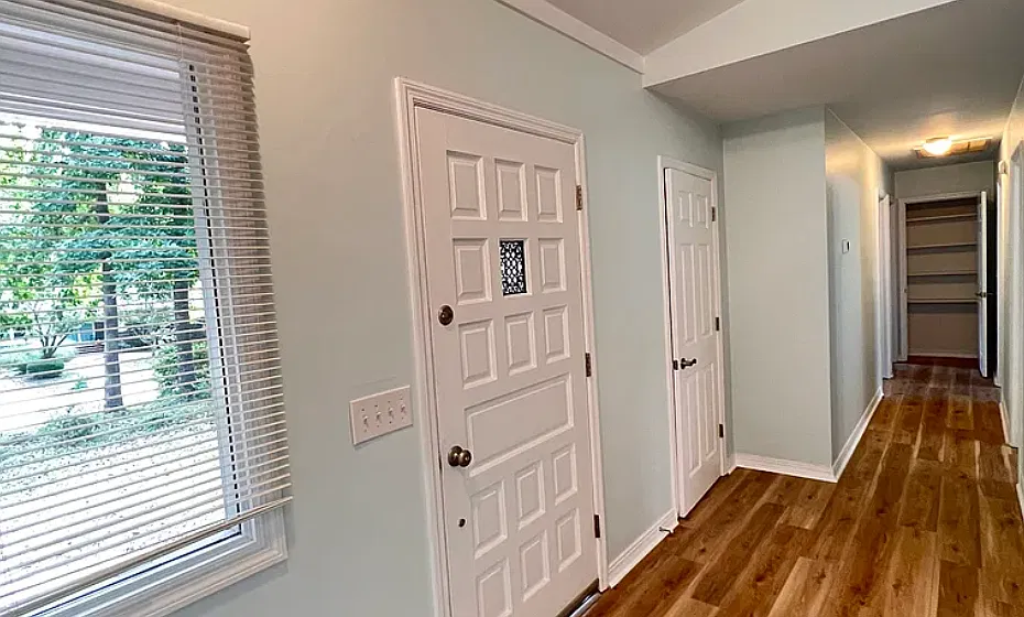3 bed, 1327 sqft, $2,750 — Photo 3