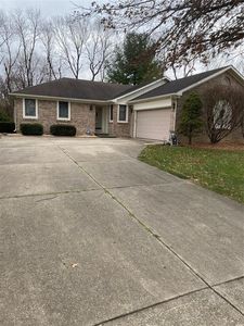 8825 Chessie Dr, Indianapolis, IN, 46217