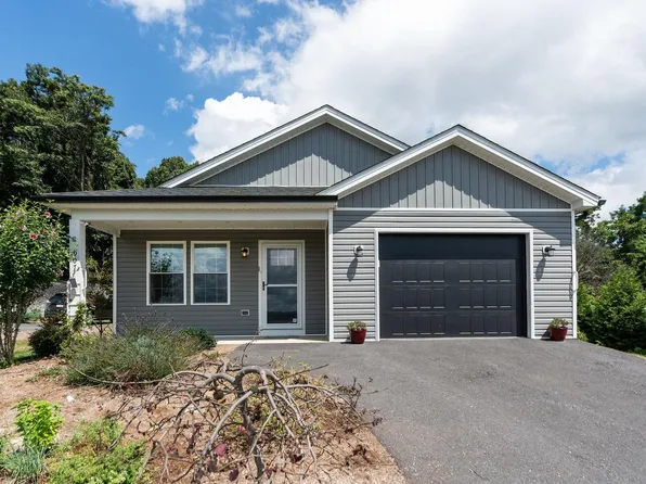 307 Kaolin Spring Ln, Greenville, VA 24440