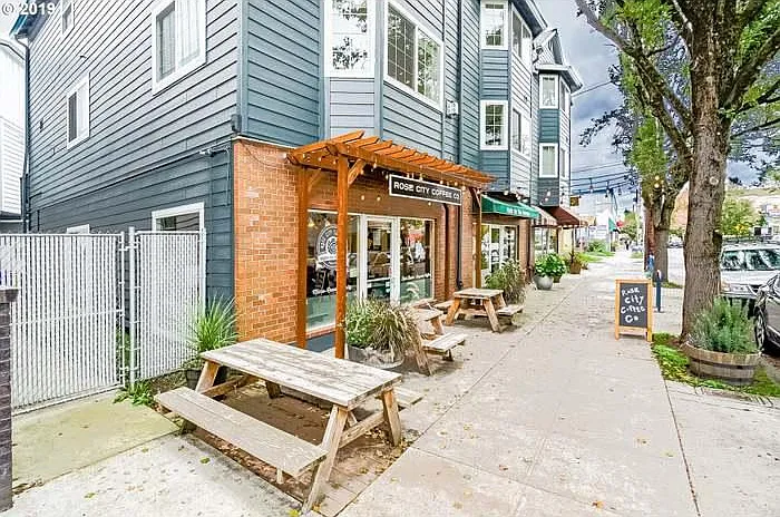 7325 SE Milwaukie Ave — Photo 1