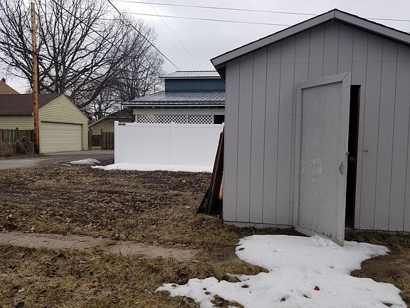 4th image of 523 1st Ave E #A