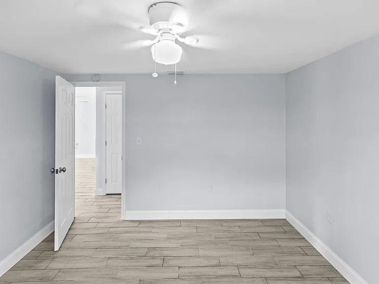 13916 Sommers Ave — Photo 23