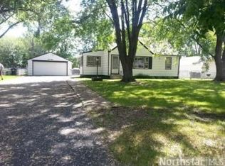 2236 Pinewood Dr, Mounds View, MN 55112