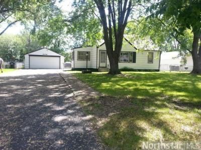 2236 Pinewood Dr, Mounds View, MN, 55112