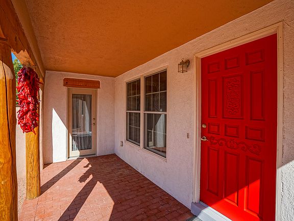 4th image of 504 Girard Blvd SE