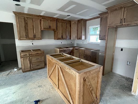 3rd image of 1715 Teeterville Rd