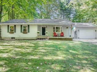 5771 Wintergreen Rd, Pentwater, MI 49449