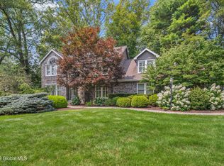 1035 Shannon Blvd, Niskayuna, NY 12309