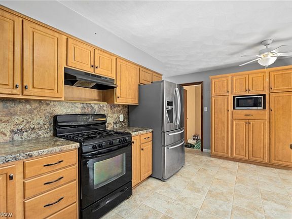 5th image of 44675 Middle Ridge Rd