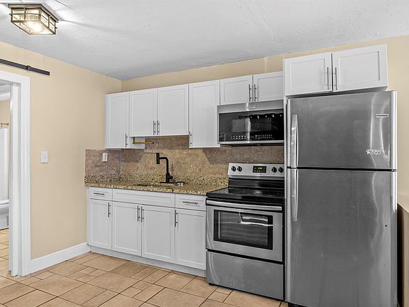 4th image of 120 Pleasant Pl