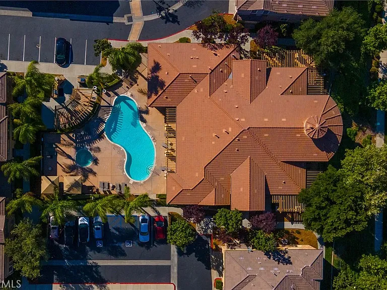 30505 Canyon Hills Dr — Photo 25