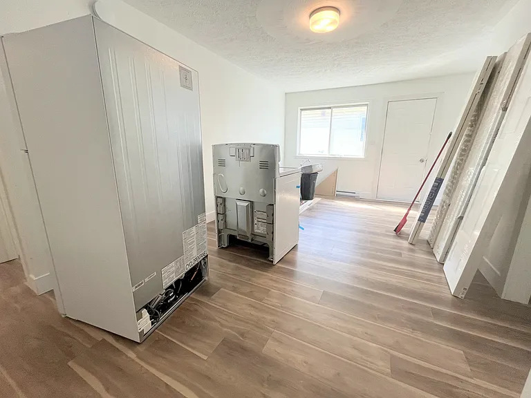 331 Victoria St — Photo 4