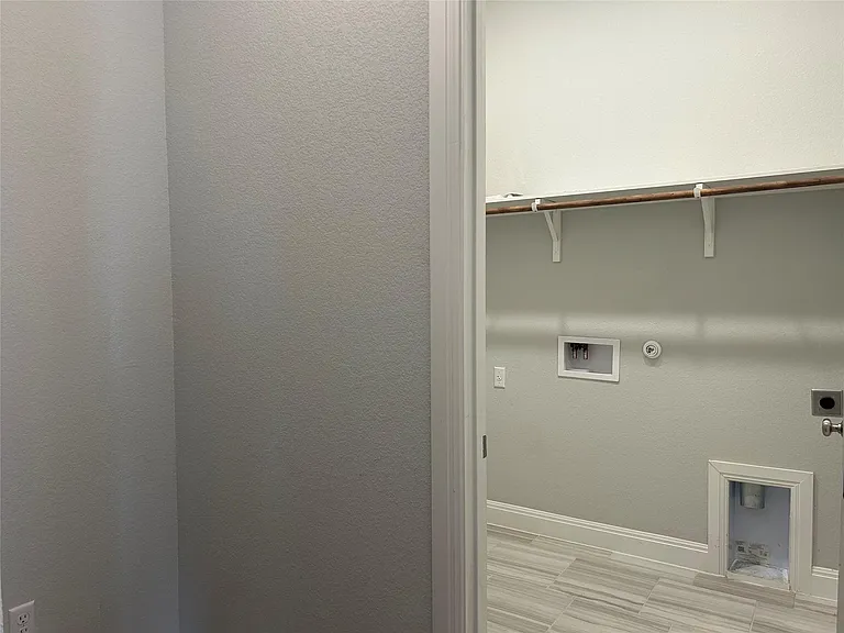 148 Kellogg Ln — Photo 31