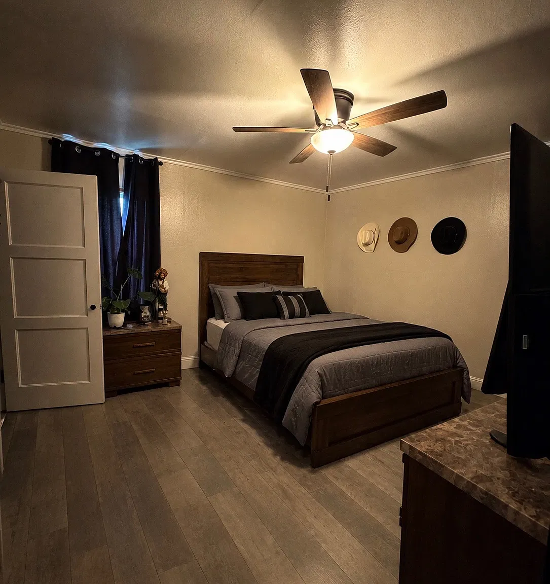 3 bed, 1185 sqft, $2,100 — Photo 2