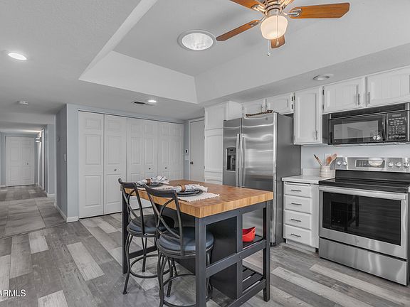 2nd image of 986 LEISURE WORLD --