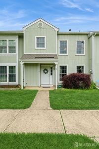 3 Pond View Dr, Plainsboro, NJ, 08536