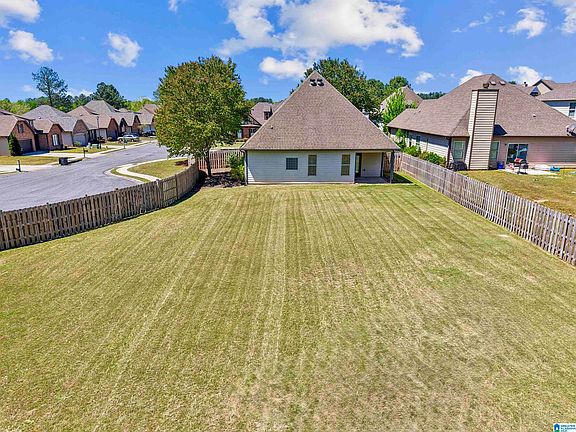 4th image of 1000 Pine Valley Dr
