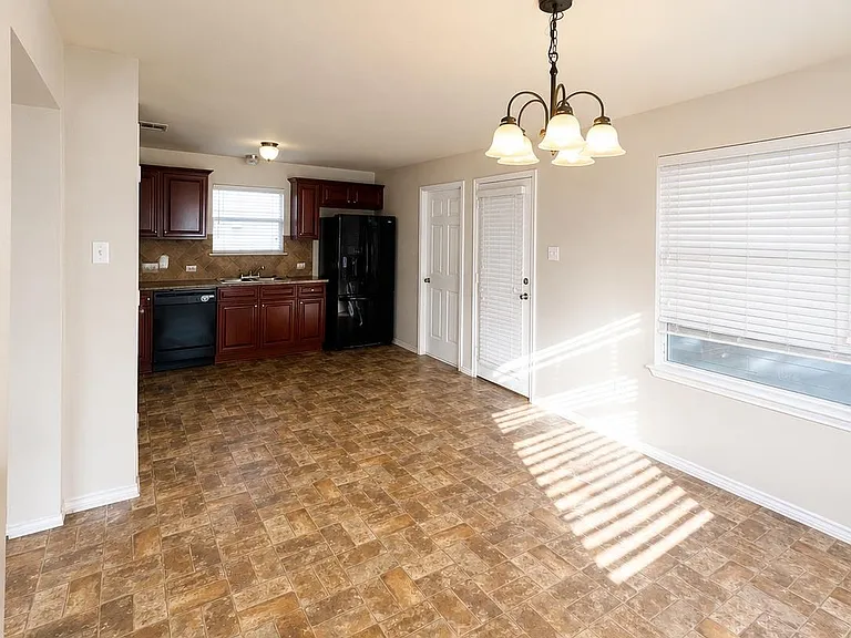 710 Alamo Plaza Dr — Photo 5