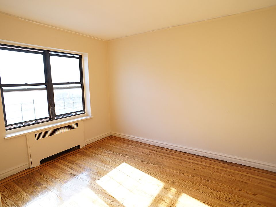 2nd image of 253 E 181st St APT 6F