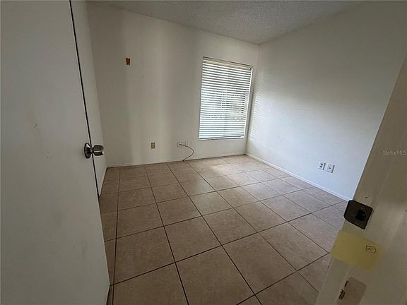 5th image of 803 Calabria Dr