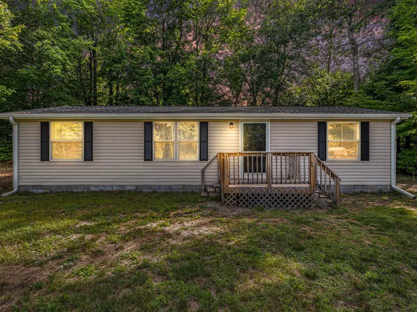 815 Woodhaven Ct, Gaylord, MI 49735