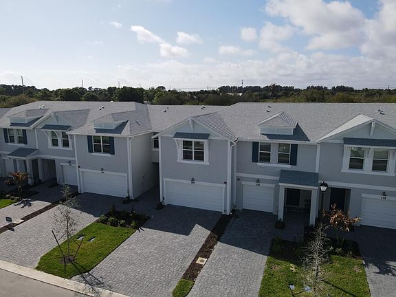 2nd image of 586 Salisbury Cir
