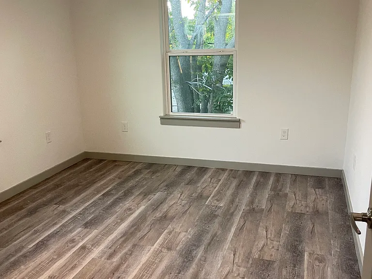 624 Center St #A — Photo 16