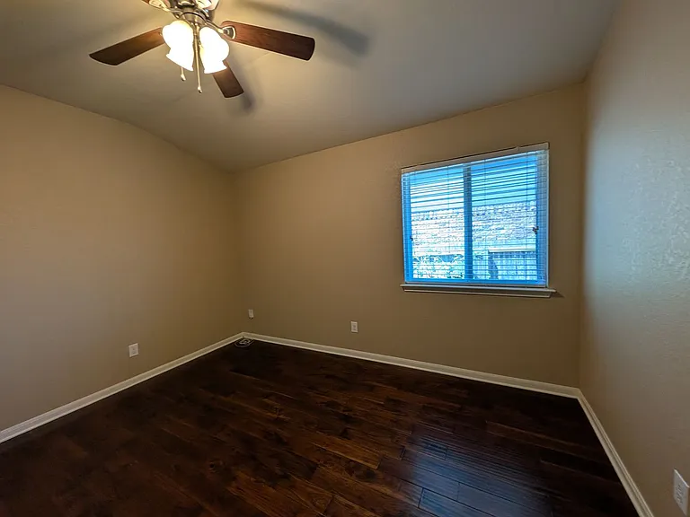 1337 Lauren St — Photo 20