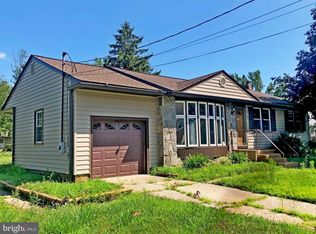 317 Gillette Ave, Penns Grove, NJ 08069