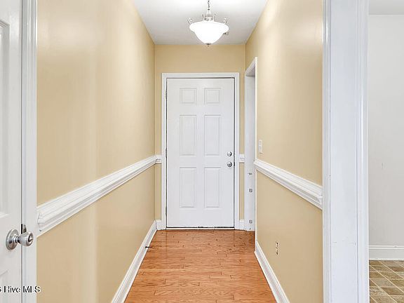 4th image of 104 Grasmere Court