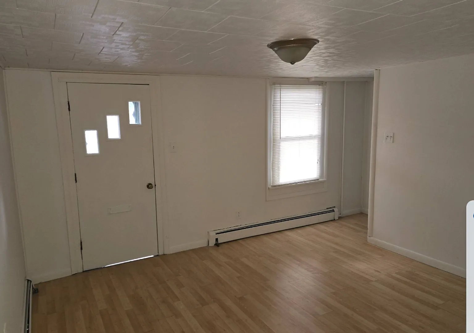 Charming 2 Bed / 1 Bath Single Family Home in Lansford with Front Porch & Yard! — Photo 4