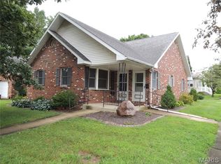 111 S Prairie St, Greenville, IL 62246