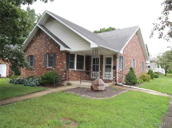 111 S Prairie St, Greenville, IL 62246