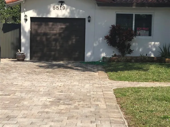 6819 SW 15th St, Pembroke Pines, FL 33023